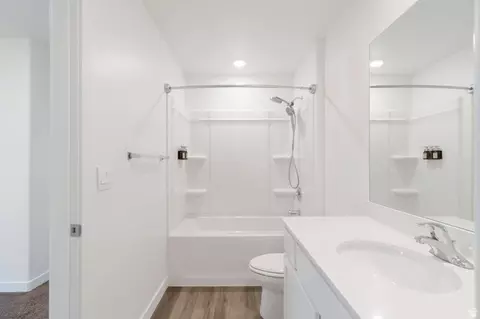 Bath - 3795 E 1680 S, Spanish Fork, UT 84660 photo 2 of 7