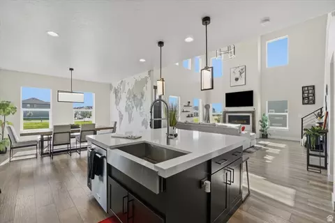 868 N 2125 W, Layton, UT 84041