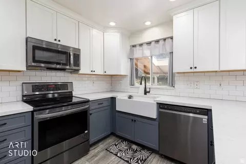 Kitchen - 1266 E Cherry Ln, Layton, UT 84040 photo 2 of 2