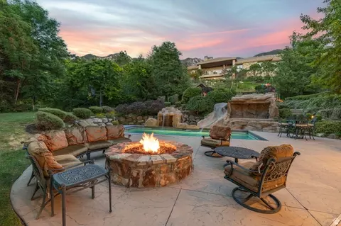 Exterior - 18 Snow Forest Ln, Sandy, UT 84092 photo 3 of 21