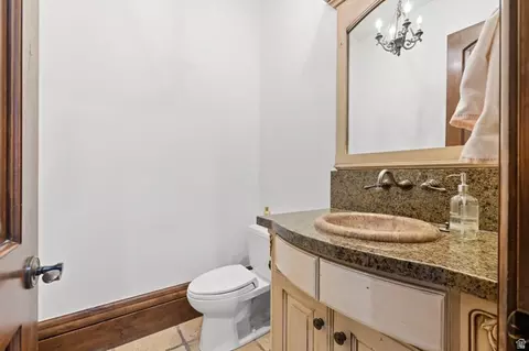 Bath - 18 Snow Forest Ln, Sandy, UT 84092 photo 1 of 11