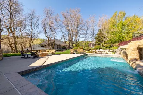 Exterior - 18 Snow Forest Ln, Sandy, UT 84092 photo 16 of 21