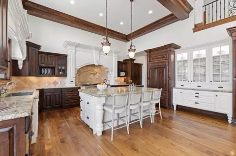 Kitchen - 18 Snow Forest Ln, Sandy, UT 84092 photo 1 of 7