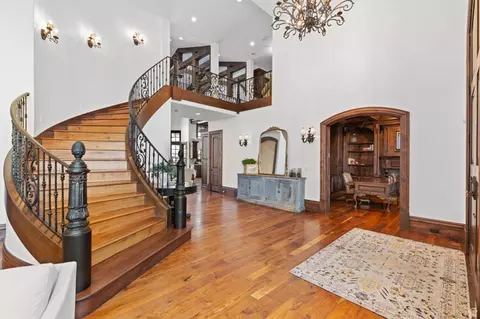 Entry Way - 18 Snow Forest Ln, Sandy, UT 84092 photo 2 of 18
