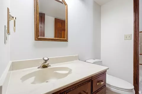 Bath - 1501 E Maple Hills Dr S, Bountiful, UT 84010 photo 1 of 8