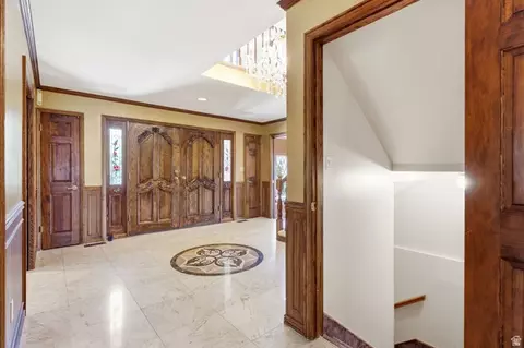 Entry Way - 1501 E Maple Hills Dr S, Bountiful, UT 84010 photo 6 of 14