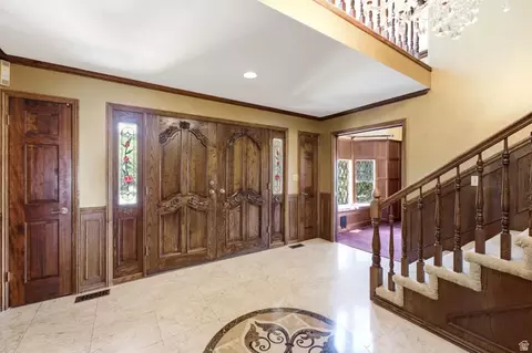 Entry Way - 1501 E Maple Hills Dr S, Bountiful, UT 84010 photo 5 of 14
