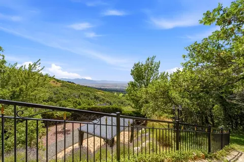 Exterior - 1501 E Maple Hills Dr S, Bountiful, UT 84010 photo 15 of 23