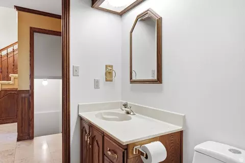 Bath - 1501 E Maple Hills Dr S, Bountiful, UT 84010 photo 2 of 8