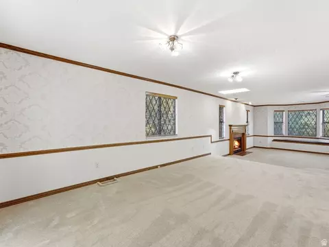 Living - 1501 E Maple Hills Dr S, Bountiful, UT 84010 photo 14 of 20