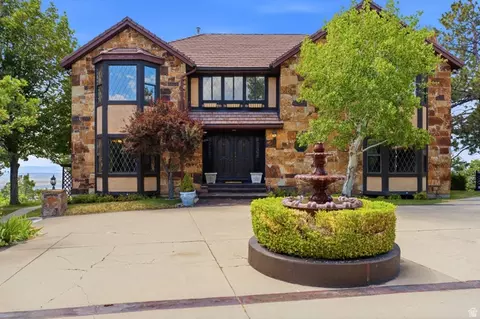 Exterior - 1501 E Maple Hills Dr S, Bountiful, UT 84010 photo 2 of 23