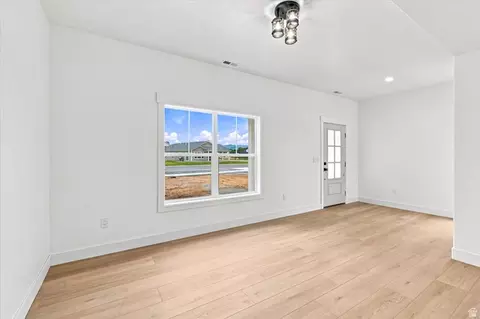 Living - 558 Eagle Dr #528, Preston, ID 83263 photo 1 of 3