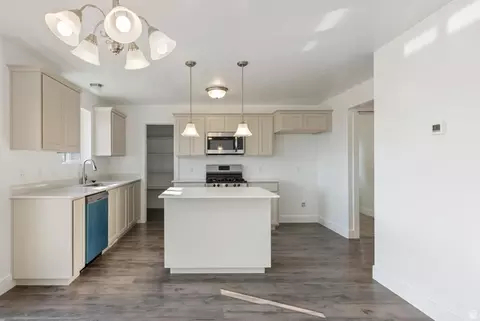 Kitchen - 2283 E 390 N N #MM 33, Spanish Fork, UT 84660 photo 2 of 3
