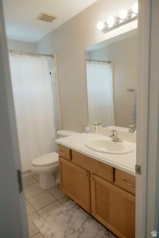 Bath - 557 S 700 E, Orem, UT 84097 photo 7 of 8