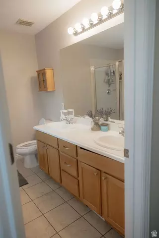 Bath - 557 S 700 E, Orem, UT 84097 photo 3 of 8