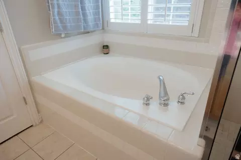 Bath - 557 S 700 E, Orem, UT 84097 photo 2 of 8