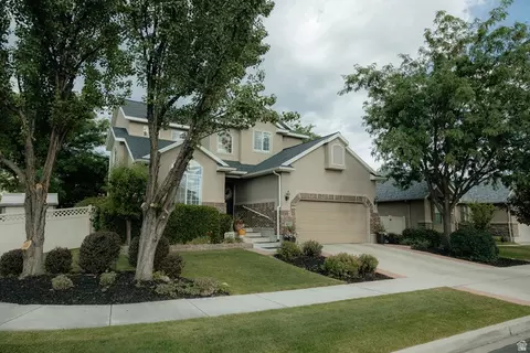 Exterior - 557 S 700 E, Orem, UT 84097 photo 3 of 13