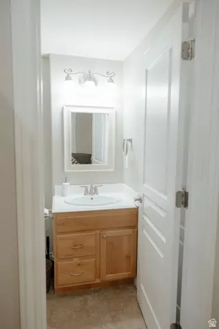 Bath - 557 S 700 E, Orem, UT 84097 photo 6 of 8
