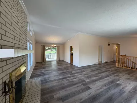 Living - 595 E Meadowlark Rd, Orem, UT 84097 photo 4 of 7