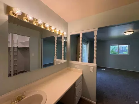 Bath - 595 E Meadowlark Rd, Orem, UT 84097 photo 5 of 5
