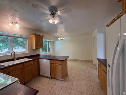 Kitchen - 595 E Meadowlark Rd, Orem, UT 84097 photo 5 of 7