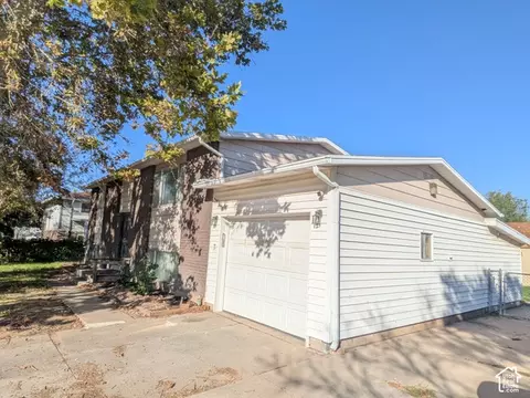 1413 S David Dr W, Syracuse, UT 84075