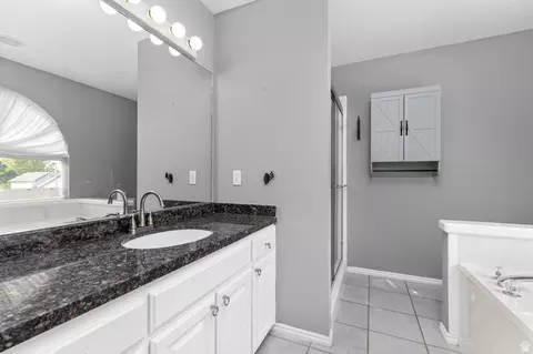 Bath - 1084 E 1525 N, Layton, UT 84040 photo 2 of 5