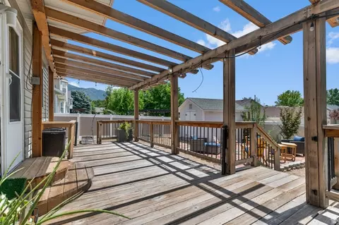 Exterior - 1084 E 1525 N, Layton, UT 84040 photo 4 of 7