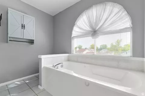Bath - 1084 E 1525 N, Layton, UT 84040 photo 3 of 5