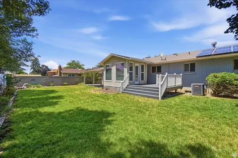 Exterior - 392 E Perrine Dr, Midvale, UT 84047 photo 6 of 7