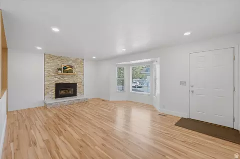 Living - 392 E Perrine Dr, Midvale, UT 84047 photo 3 of 6