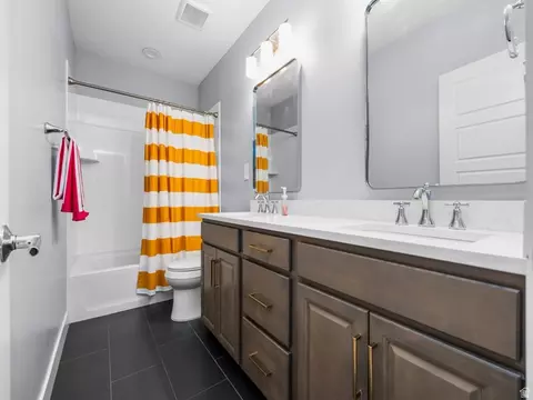 Bath - 877 S Yarrow Dr W, Mapleton, UT 84664 photo 4 of 5
