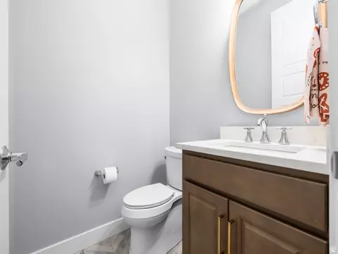 Bath - 877 S Yarrow Dr W, Mapleton, UT 84664 photo 3 of 5