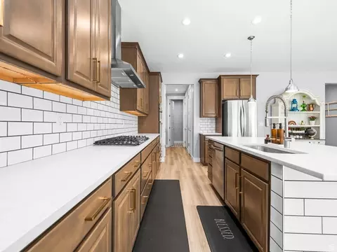 Kitchen - 877 S Yarrow Dr W, Mapleton, UT 84664 photo 2 of 4