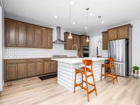 Kitchen - 877 S Yarrow Dr W, Mapleton, UT 84664 photo 1 of 4