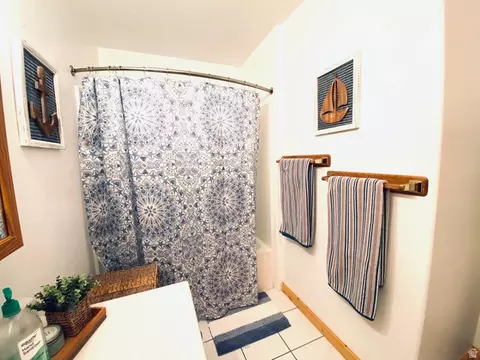 Bath - 291 E Valleyview, Wanship, UT 84017 photo 2 of 2
