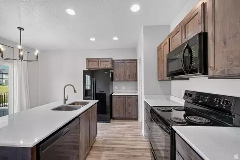 704 N 2560 E, Spanish Fork, UT 84660 photo 8