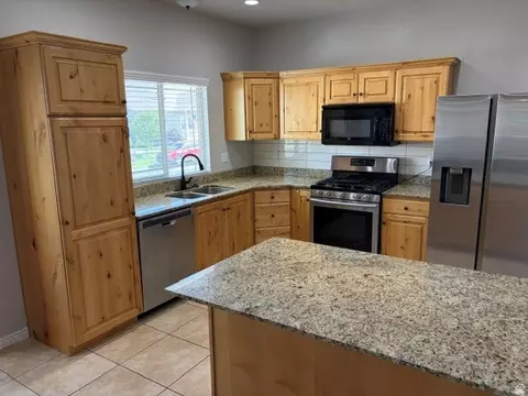 3847 E Cunninghill Dr E, Eagle Mountain, UT 84005 photo 8
