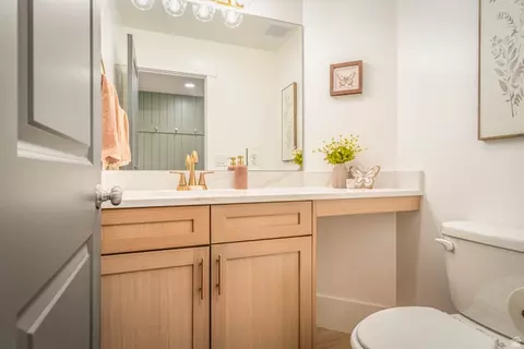 Bath - 170 W Dawson S, Layton, UT 84041 photo 1 of 4