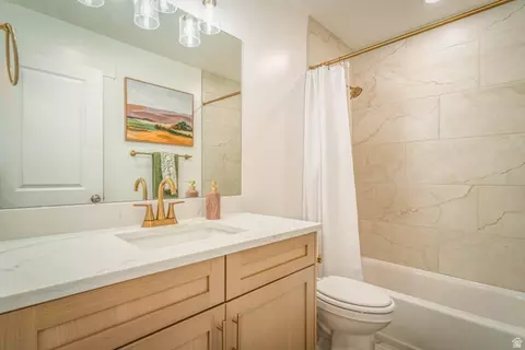 Bath - 170 W Dawson S, Layton, UT 84041 photo 4 of 4