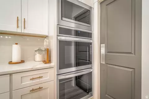 Kitchen - 170 W Dawson S, Layton, UT 84041 photo 4 of 4