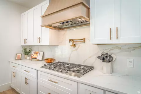 Kitchen - 170 W Dawson S, Layton, UT 84041 photo 3 of 4