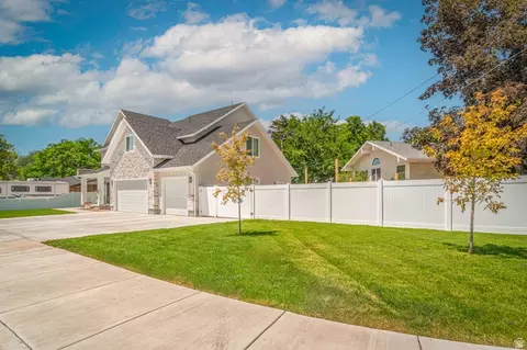 Exterior - 170 W Dawson S, Layton, UT 84041 photo 3 of 8