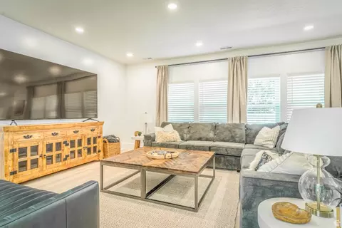 Living - 170 W Dawson S, Layton, UT 84041 photo 1 of 1