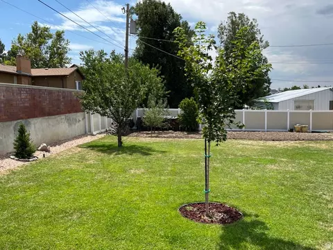 Exterior - 1020 Wil Mar Pl, Centerville, UT 84014 photo 5 of 5