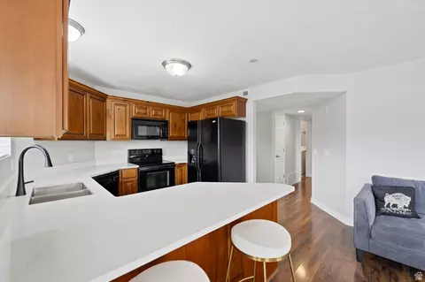 Kitchen - 116 E Resaca Dr S # F6, Sandy, UT 84070 photo 3 of 4