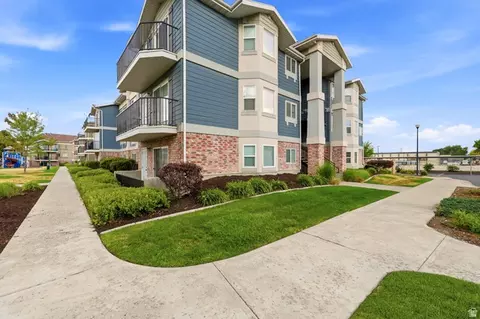 Exterior - 116 E Resaca Dr S # F6, Sandy, UT 84070 photo 2 of 9