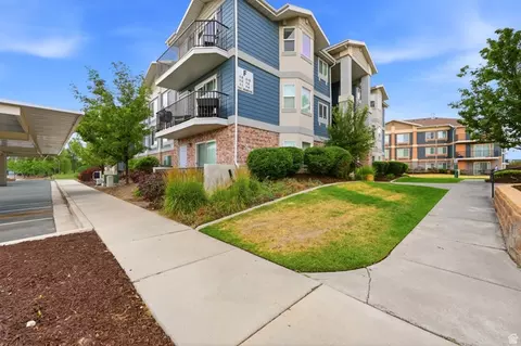 Exterior - 116 E Resaca Dr S # F6, Sandy, UT 84070 photo 2 of 9