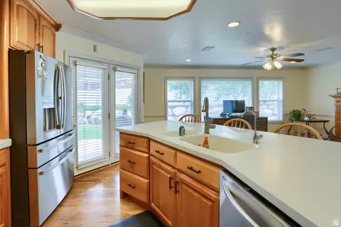 Kitchen - 5708 S 950 E, South Ogden, UT 84405 photo 4 of 5