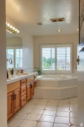 Bath - 5708 S 950 E, South Ogden, UT 84405 photo 3 of 6